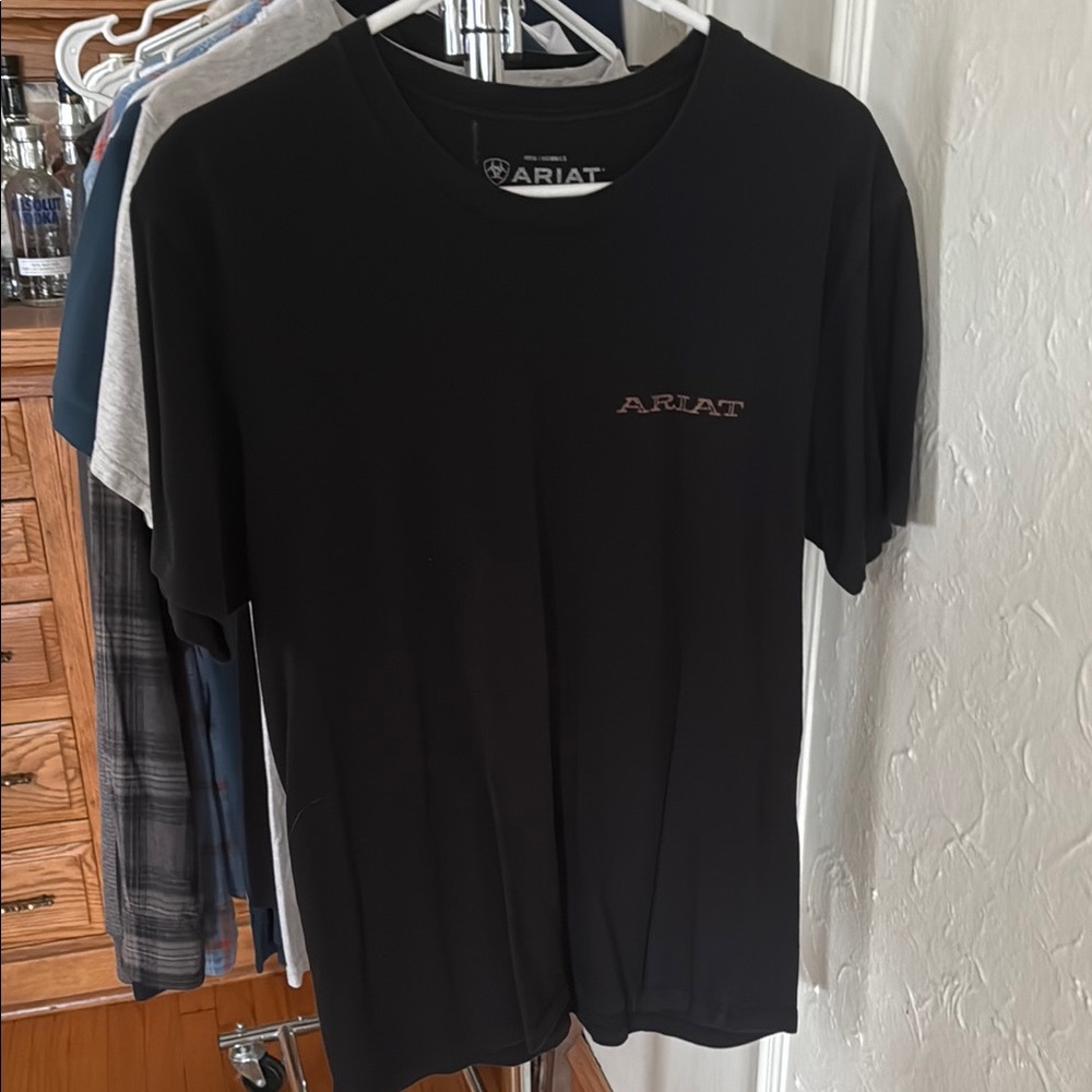 Ariat Black Short Sleeve Tee